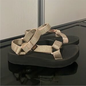 gold platform midform tevas
